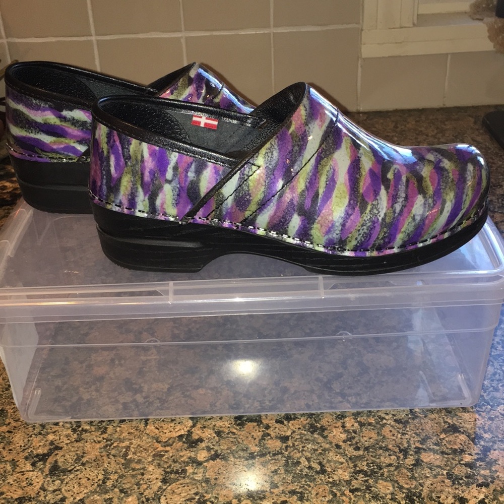Sanita women’s clogs size 36(fits size 5 1/2-6).